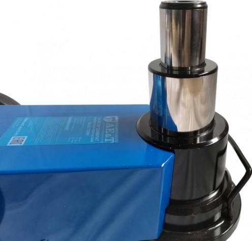 Домкрат пневмо-гидравлический подкатной AE&T HJ-50/25F профессиональный, складной Домкрат пневмо-гидравлический подкатной AE&T HJ-50/25F профессиональный, складной