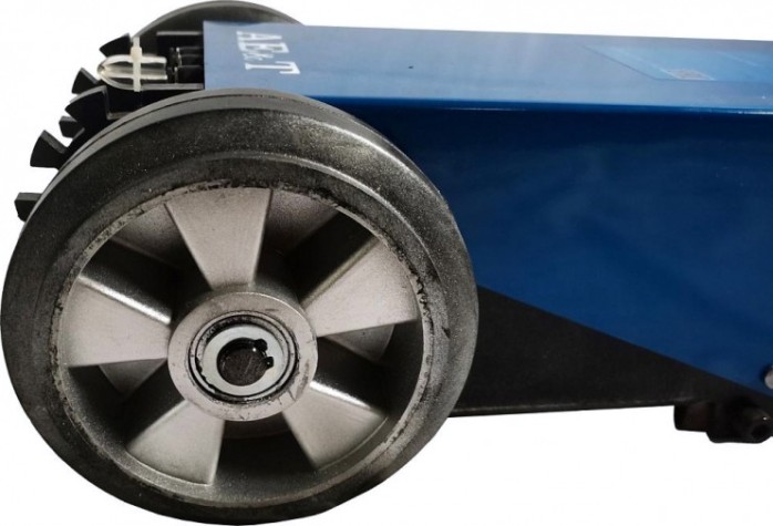 Домкрат пневмо-гидравлический подкатной AE&T HJ-80/40 профессиональный Домкрат пневмо-гидравлический подкатной AE&T HJ-80/40 профессиональный