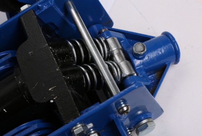 Домкрат подкатной AE&T 3,0 т двухнасосный (140-470 мм) T31603 [T31603]