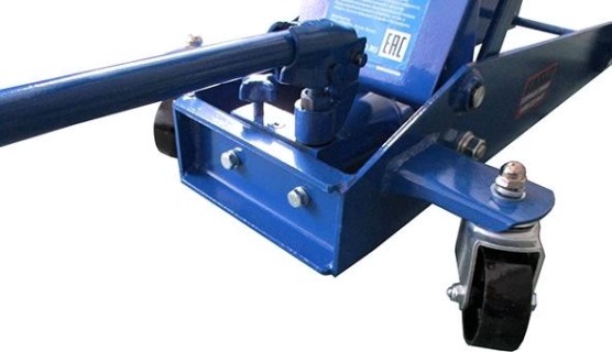 Домкрат подкатной AE&T T60301W трансмиссионный 0.5т Домкрат подкатной AE&T T60301W трансмиссионный 0.5т