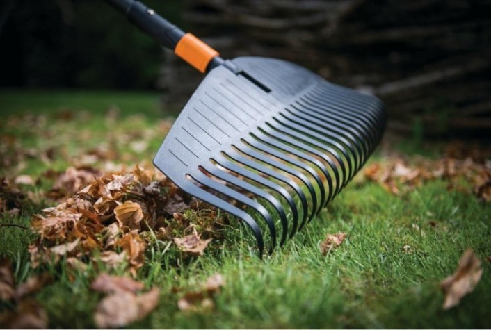 Грабли веерные FISKARS L QuikFit [1000642]