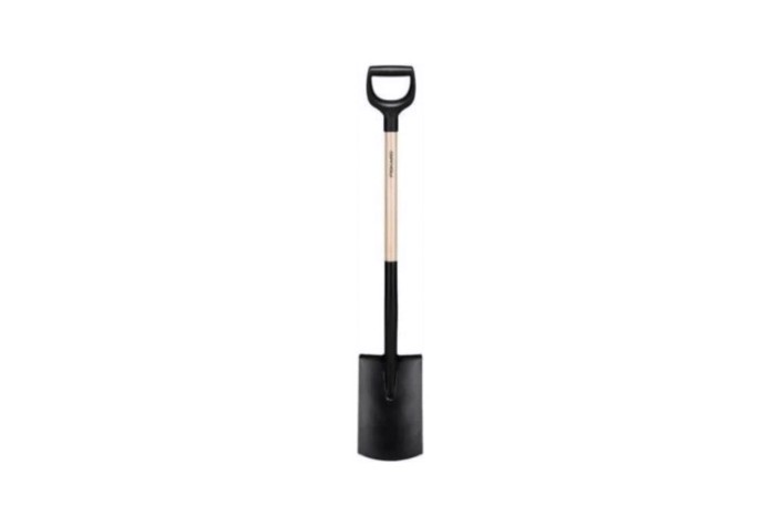 Лопата штыковая FISKARS 1066722 с закругленным лезвием и дерев ручкой