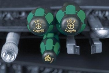 Отвертка WERA Kraftform Plus Серия 300 375 TRI-WING 5 х 100 MM WE-028126 [WE-028126]