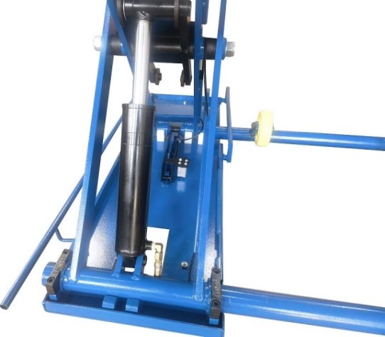 Подъемник AE&T F6010 электрогидравлический 3 тонны, ножничный 220 В [F6010 (220)]